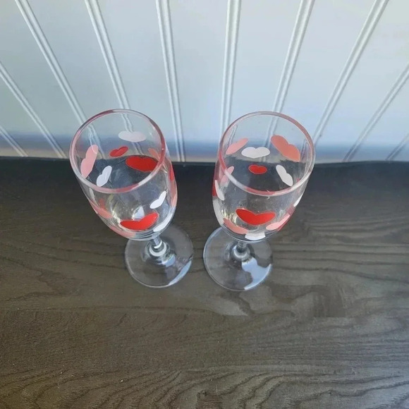 Set of 2, Valentine's Heart Champagne Glasses 8" Tall Red Pink White - Picture 6 of 8